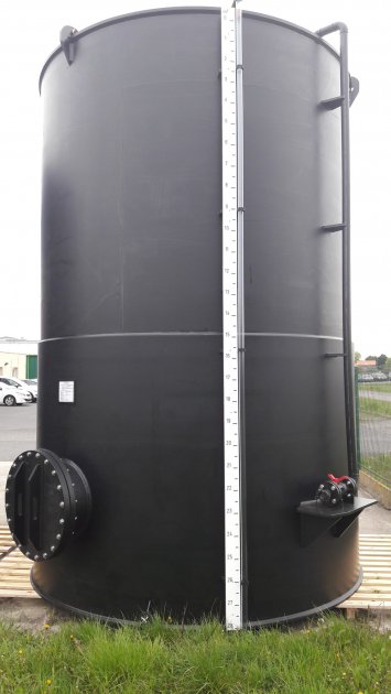 Cuve plastique sur-mesure : réalisation pour stockage azote