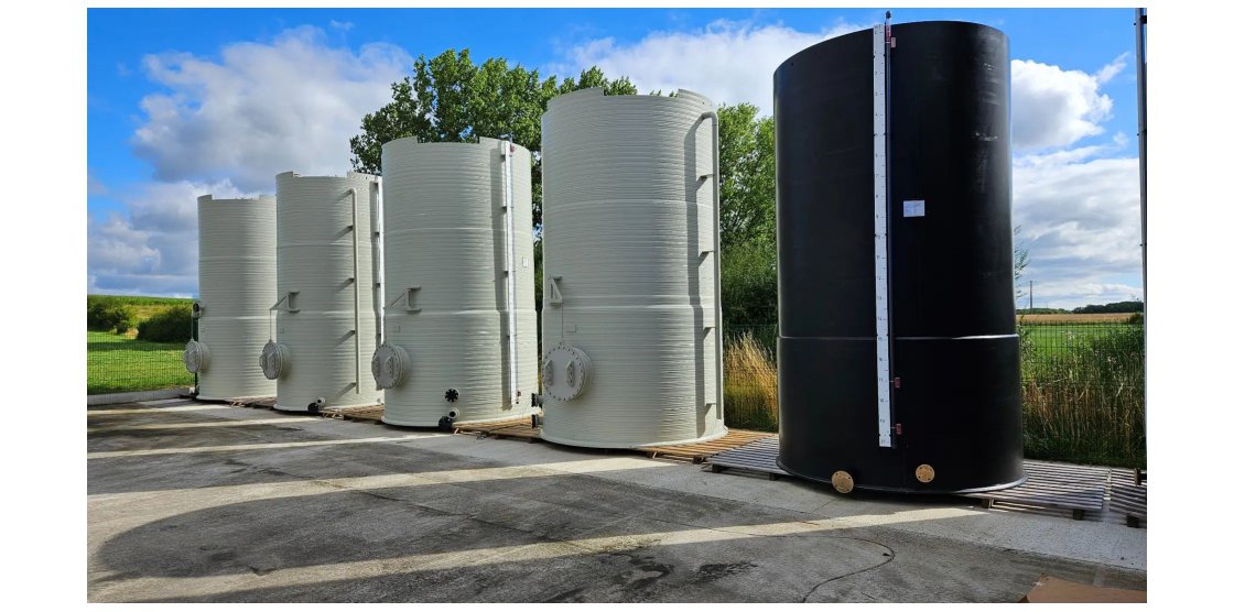 Lot de cuves pour le traitement de l'inox